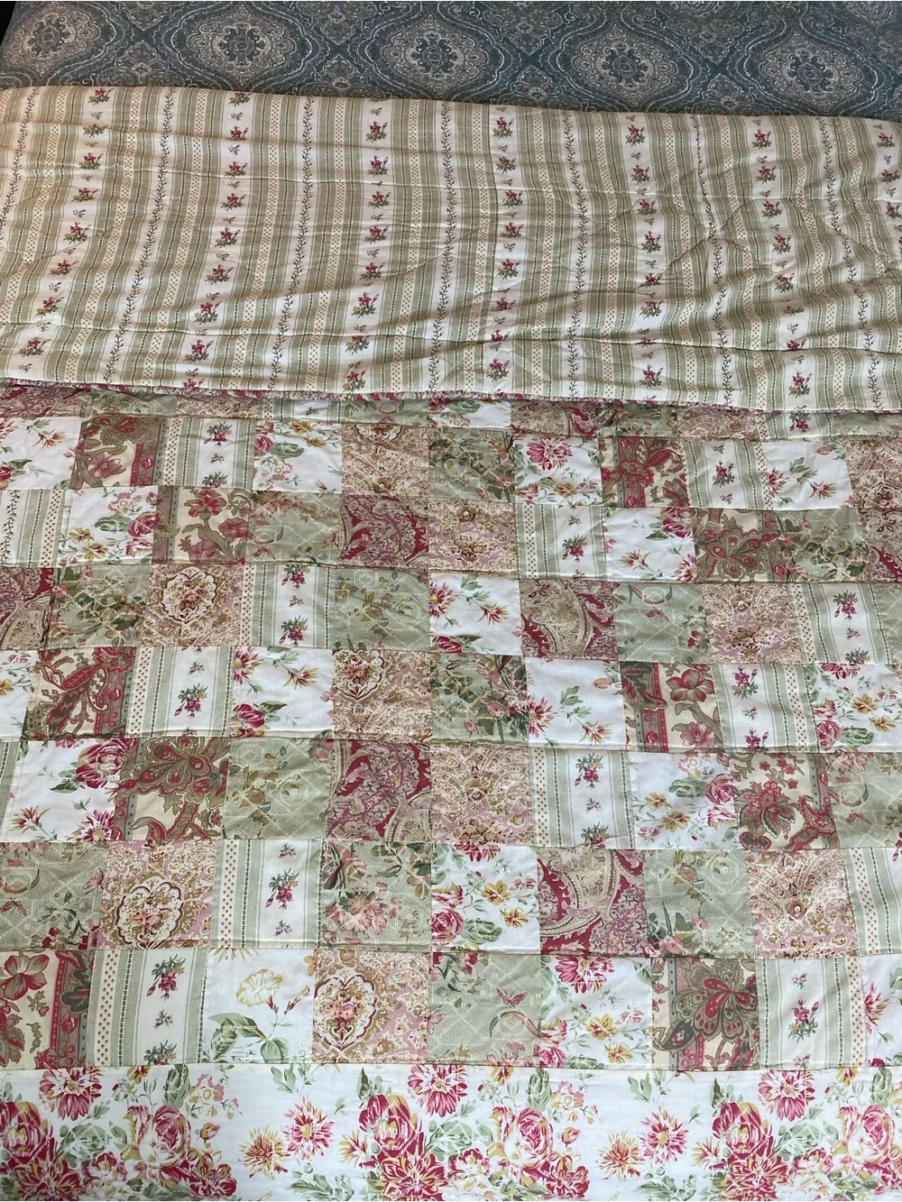 Vintage patchwork style comforter w/ sham floral Queen